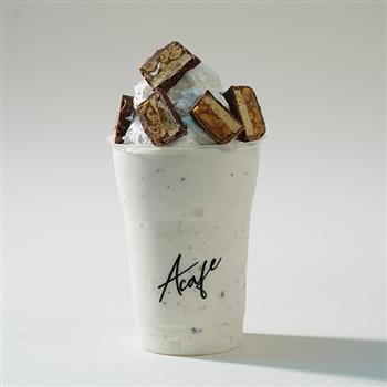 شیک اسنیکرز شیک اسنیکرز